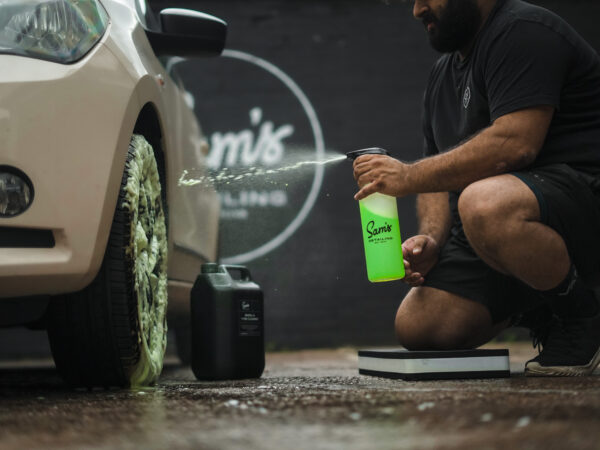 WHEEL & TYRE CLEANER - Limpia llantas y neumáticos 5L - Imagen 3